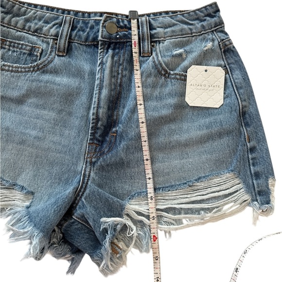 Altar’d State High Rise Distressed Denim Shorts Medium Wash Size 24 - Picture 3 of 9